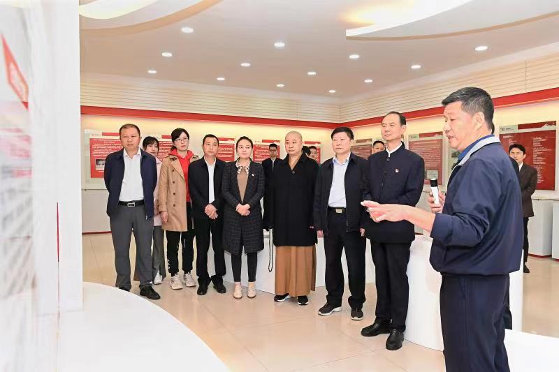 福建省人大常委會(huì)黨組書(shū)記、副主任雷春美和全國(guó)人大代表到順昌虹潤(rùn)等地調(diào)研